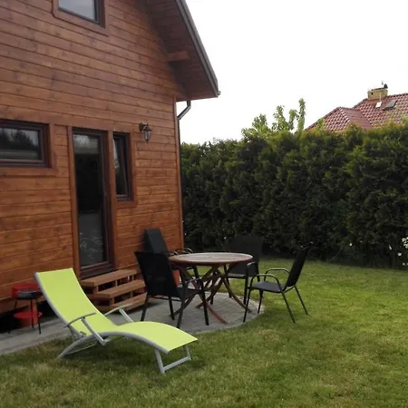 Деревянный коттедж Muszelka Letniskowe Nad Morzem Гонски