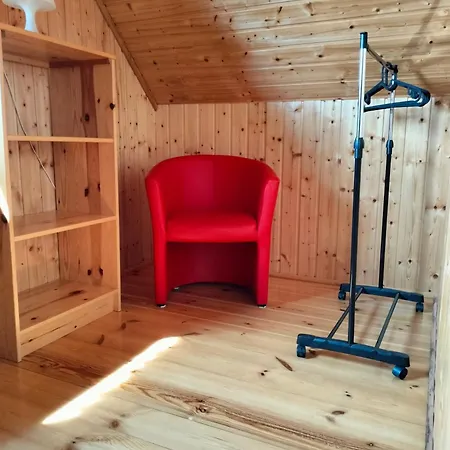 Деревянный коттедж Muszelka Letniskowe Nad Morzem Гонски